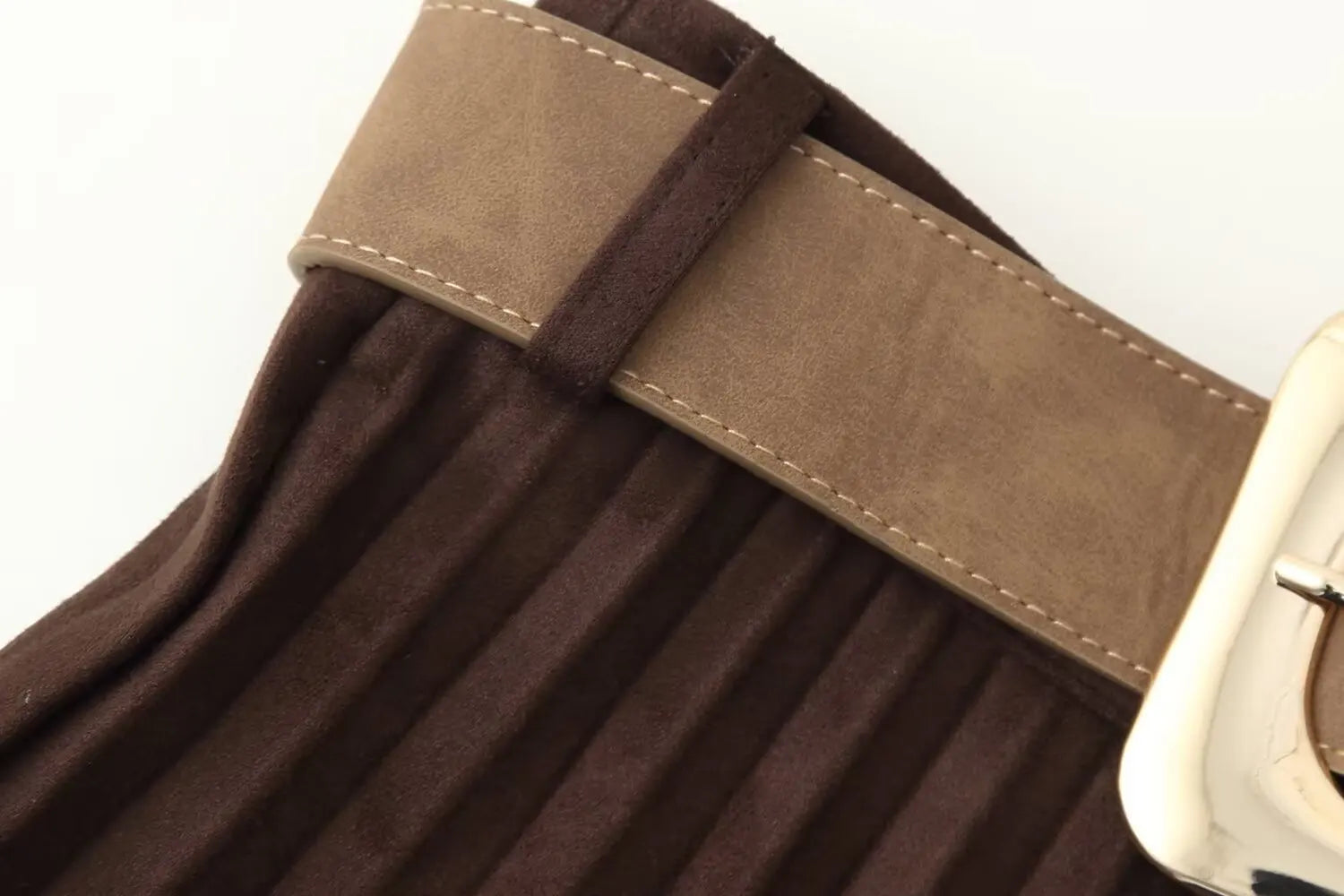 Falda plisada con cinturón