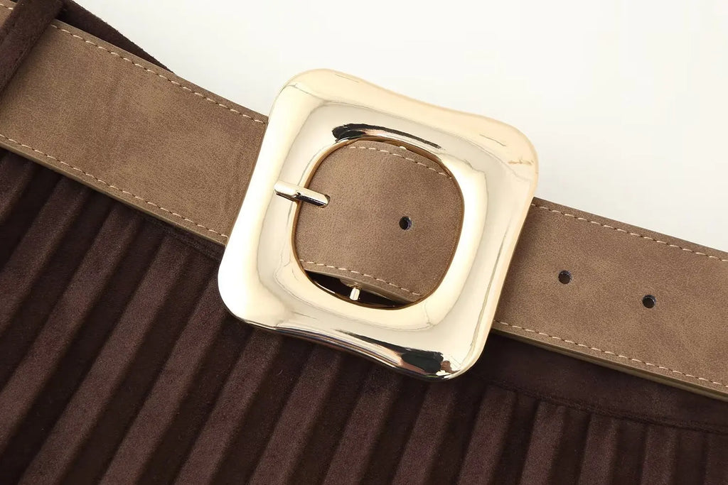 Falda plisada con cinturón