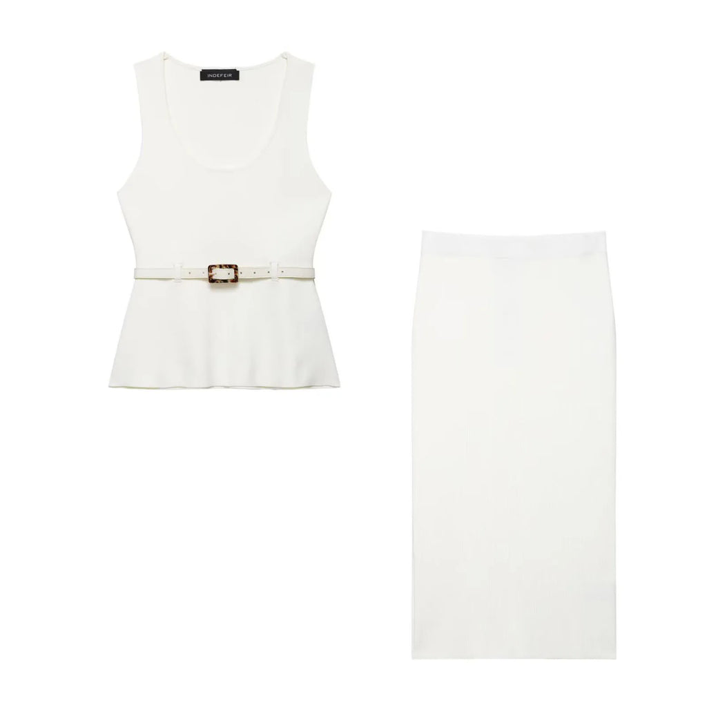 Conjunto Falda Femenina con Chaleco Sin Mangas